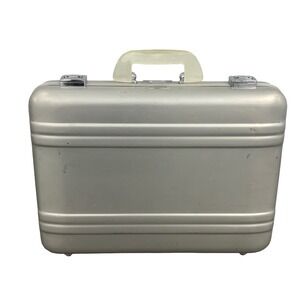 Zero Halliburton Camera Case, Green Logo, 18x13x4.5 inches, Silver - No Foam